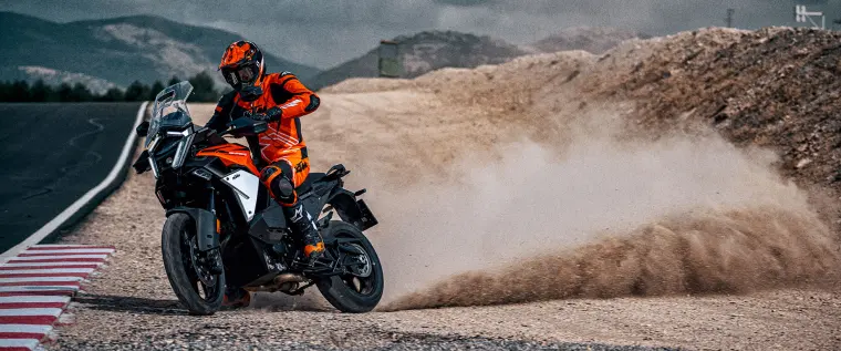 KTM 1390 Super Adventure S EVO: Cockpit