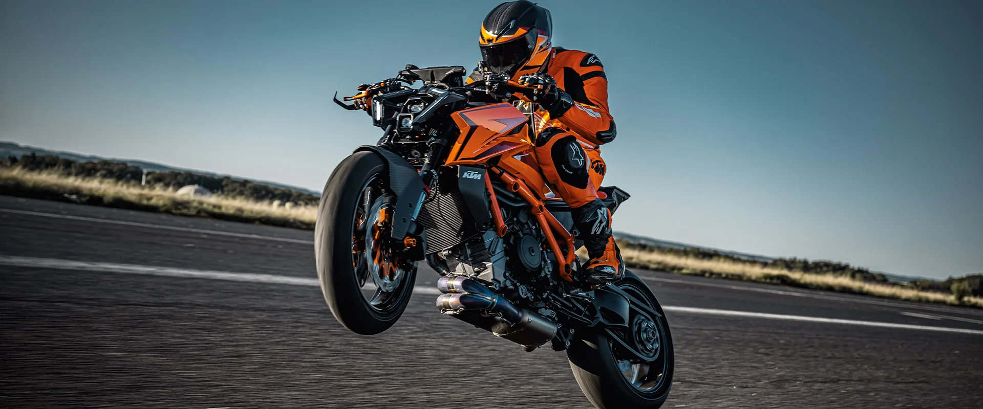 KTM 1390 Super Duke R in Fahrt
