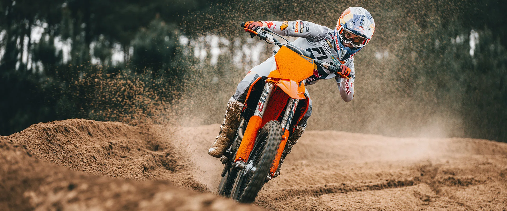 KTM 250 SX-F in Fahrt