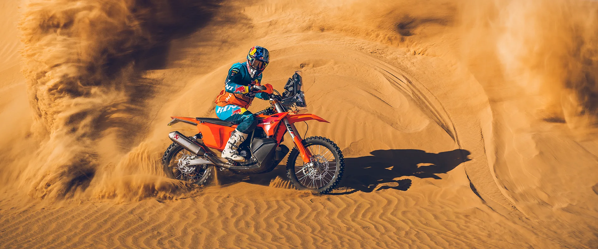 KTM 450 RALLY REPLICA in Fahrt