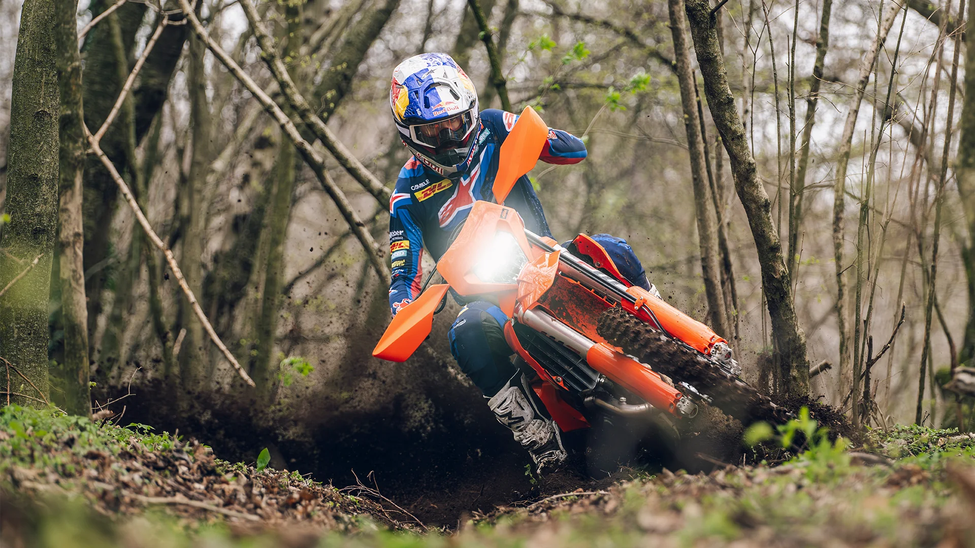 KTM 500 EXC-F in Fahrt