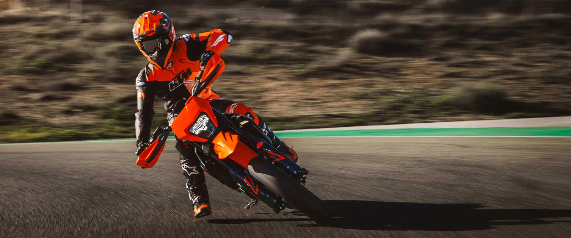 KTM 690 SMC R in Fahrt