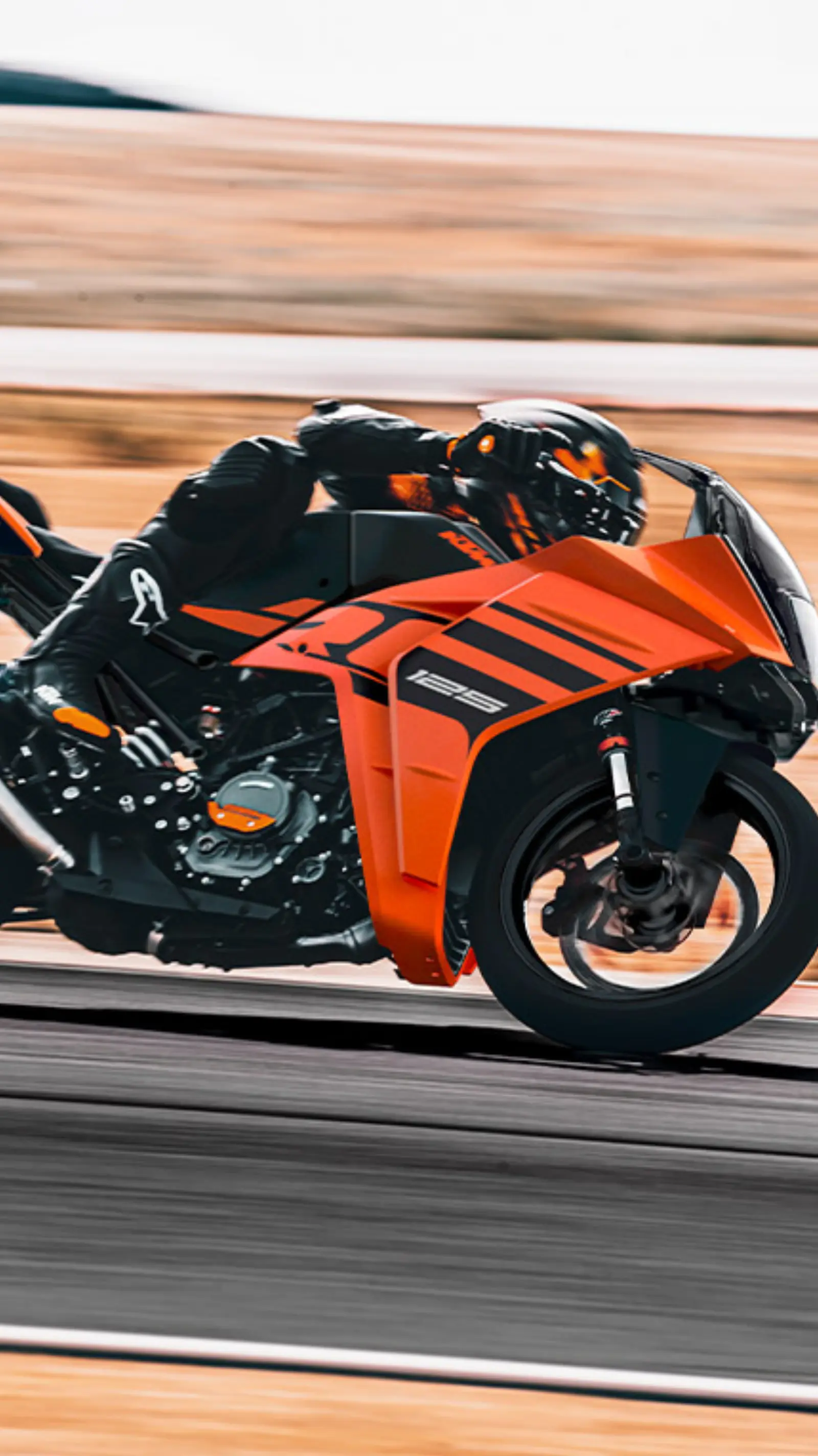 KTM RC 125 in Fahrt