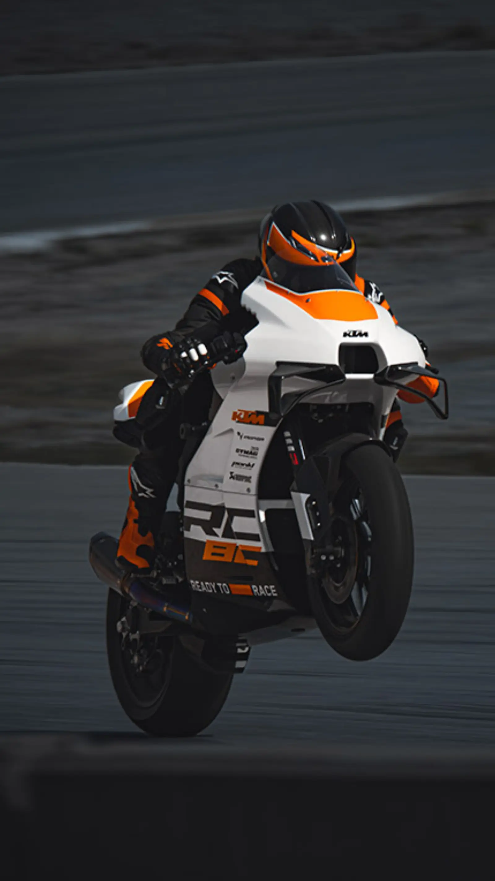 KTM RC 8C in Fahrt