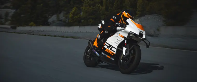 KTM RC 8C: Räder und Reifen