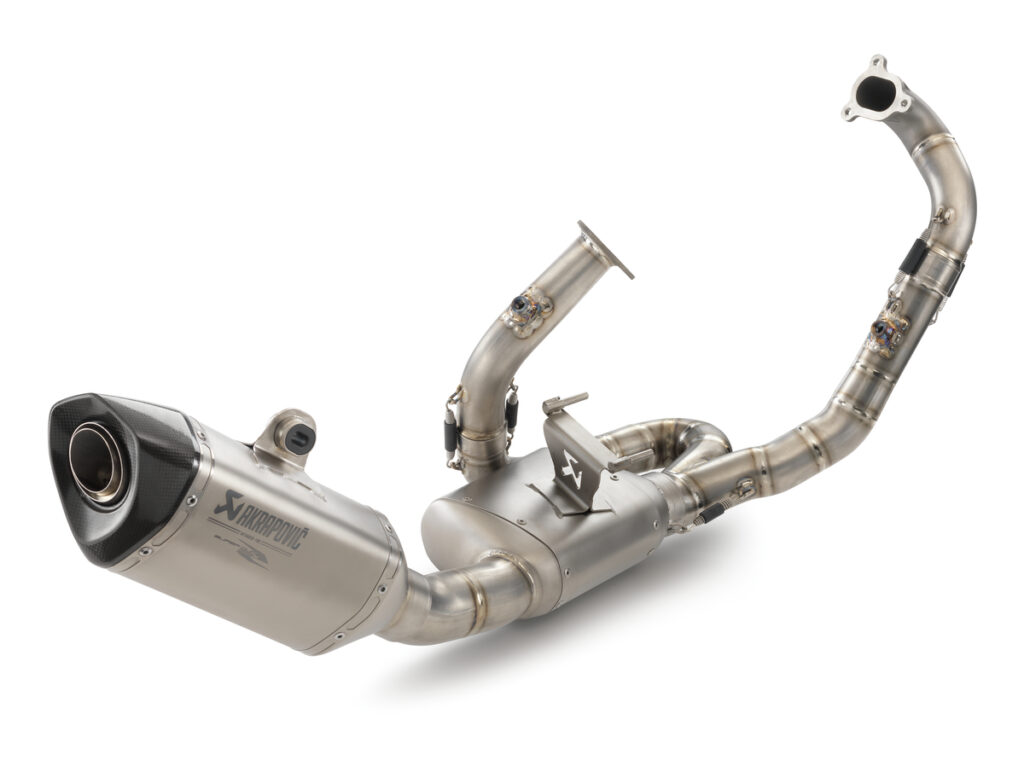 Akrapovic "Evolution Line"