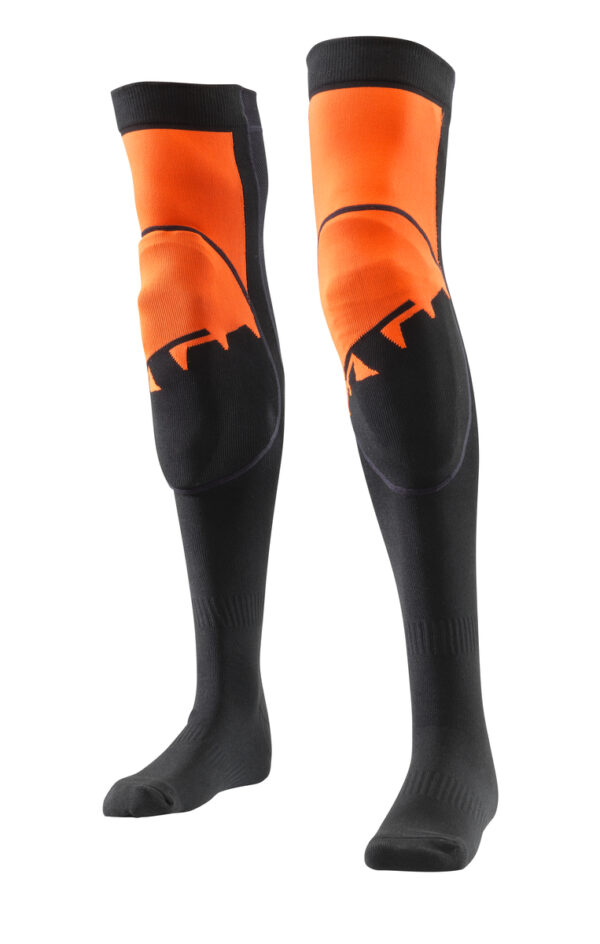 pho_pw_pers_vs_313617_3pw21000820x_protector_socks_front__sall__awsg__v1