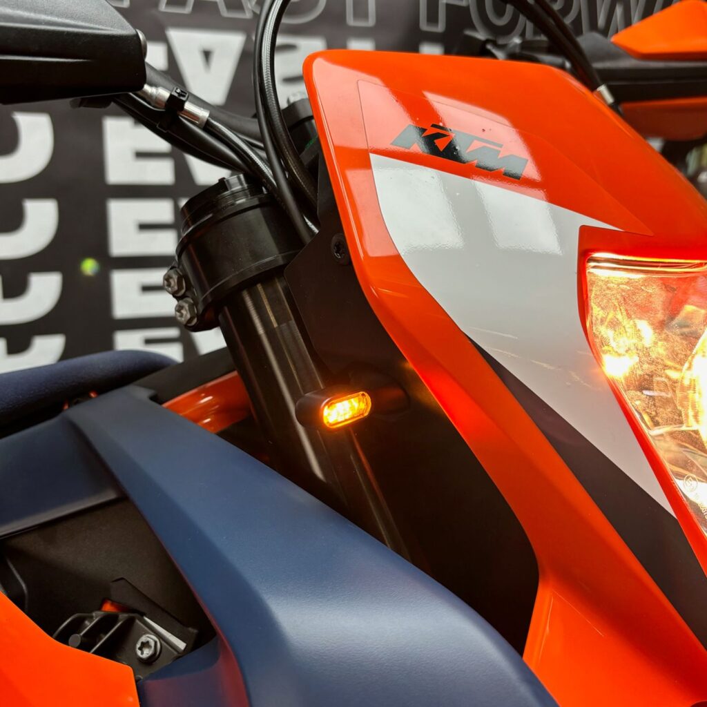 BSO Blinkerset vorne - KTM 690 / Husqvarna 701 / GasGas 700