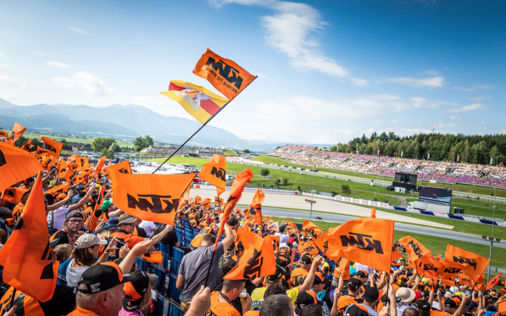 MOTO GP PACKAGE SPIELBERG 19 GIRLS